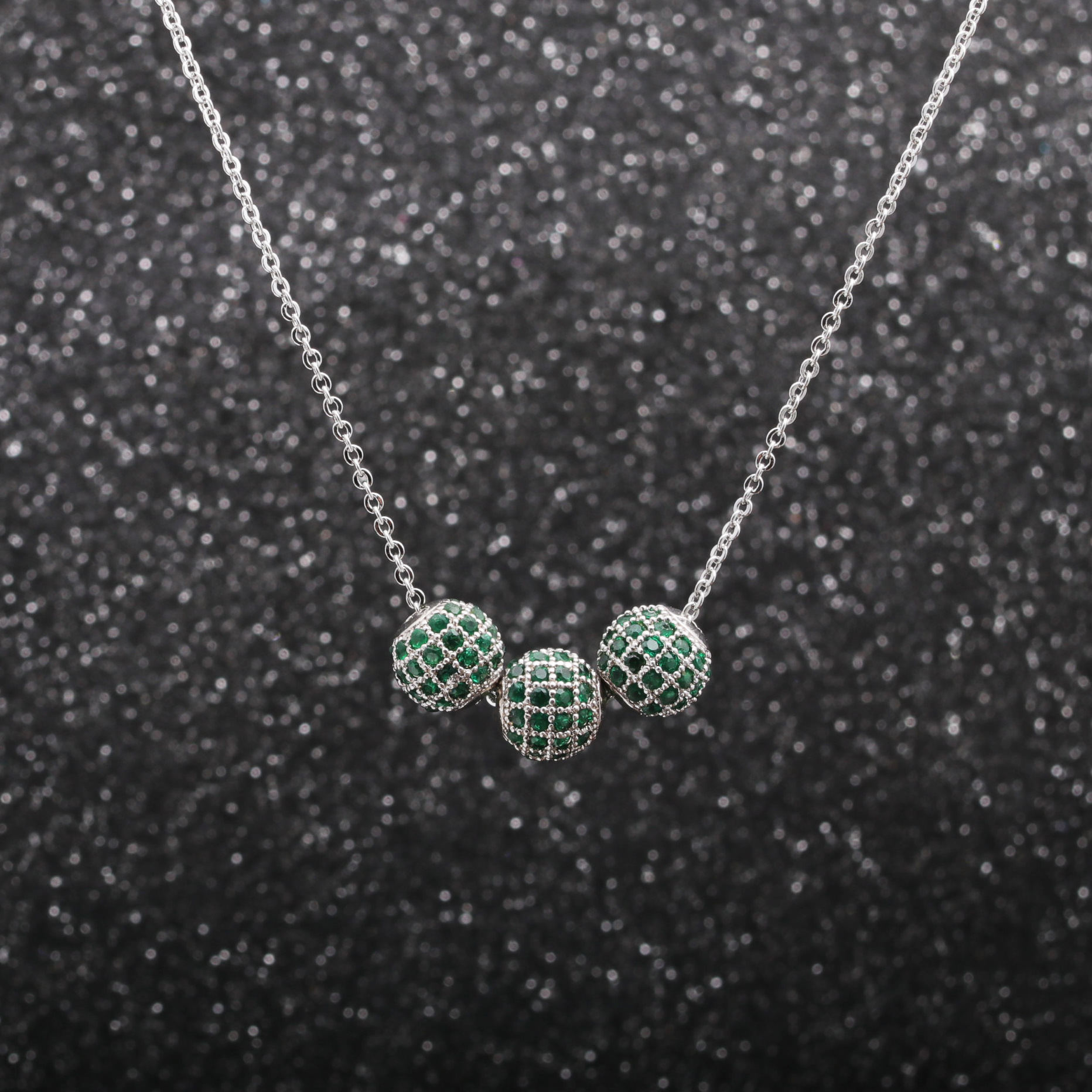 Micro-inlaid Green Black Zirconium Diamond Ball Necklace display picture 1