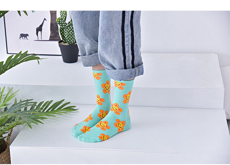 Spring Season Women's Simple Style Color Block Cotton Crew Socks A Pair