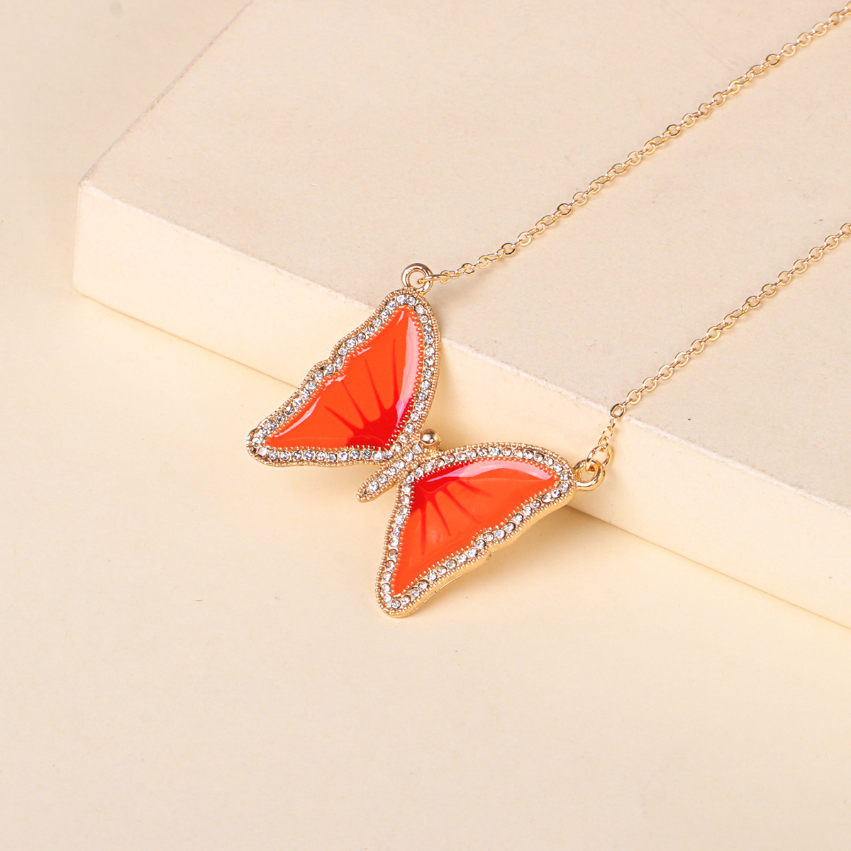 Light Luxury Butterfly Pendant Necklace display picture 6