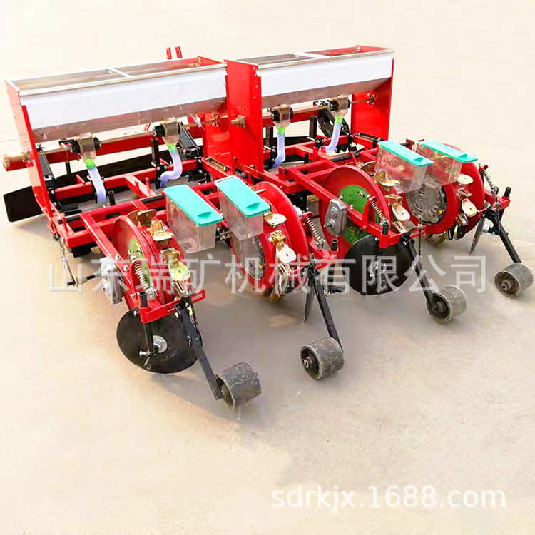 膜上打孔玉米谷物播种机玉米铺膜播种机四轮车带施肥播种一体