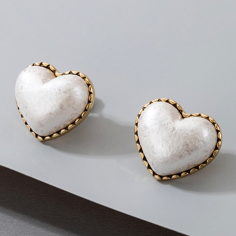 Heart-shaped Pearl Earrings display picture 2