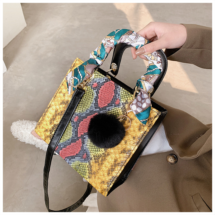 Contrast Color Snake Pattern Women's Bag New 2020 Autumn And Winter Korean Style Fashion Bag Shoulder Bag Crossbody Silk Scarf Portable Small Square Bag display picture 60