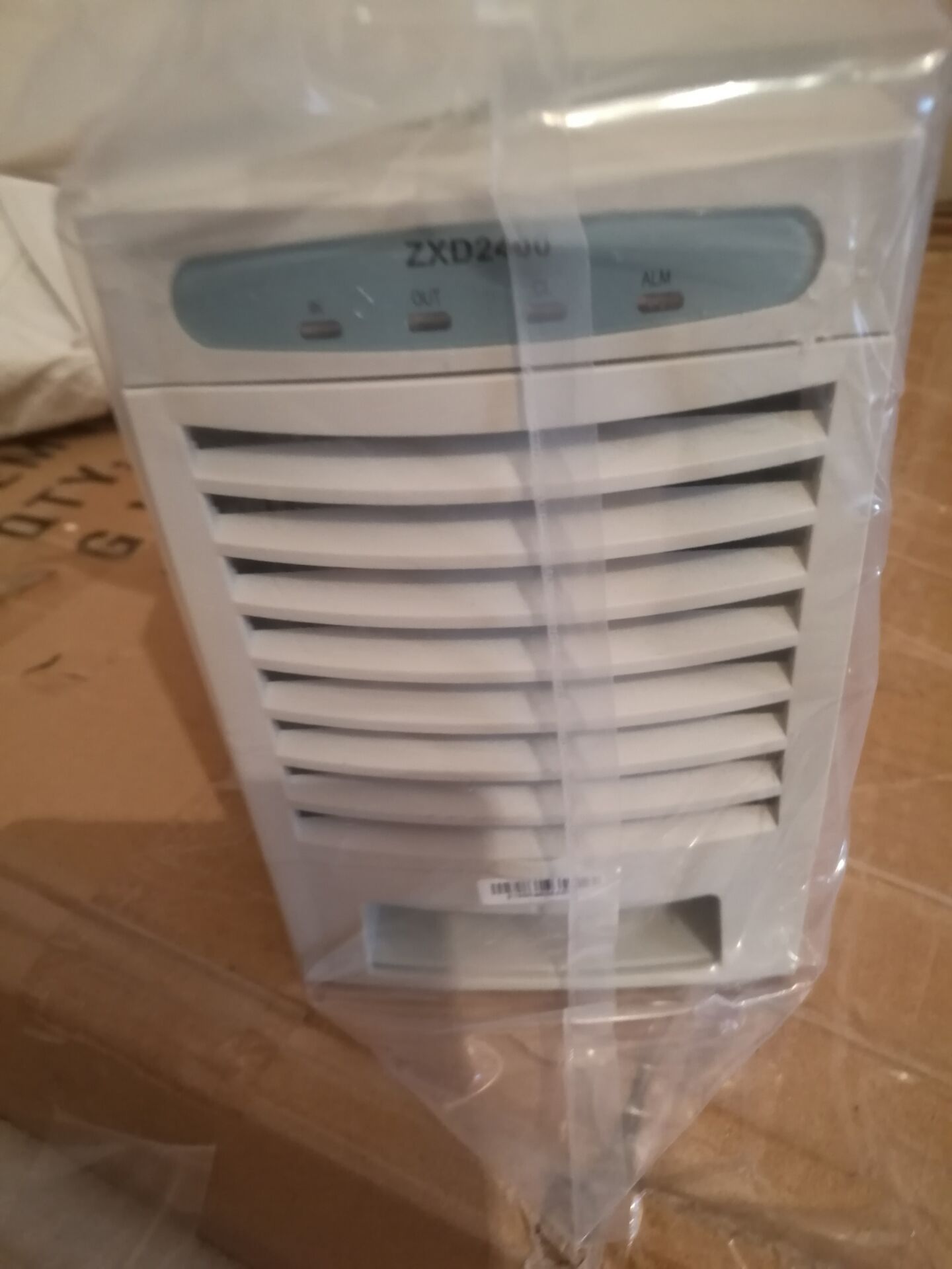 新到中兴ZXD2400 V4.3 通信电源整流模块电源开关现货销售