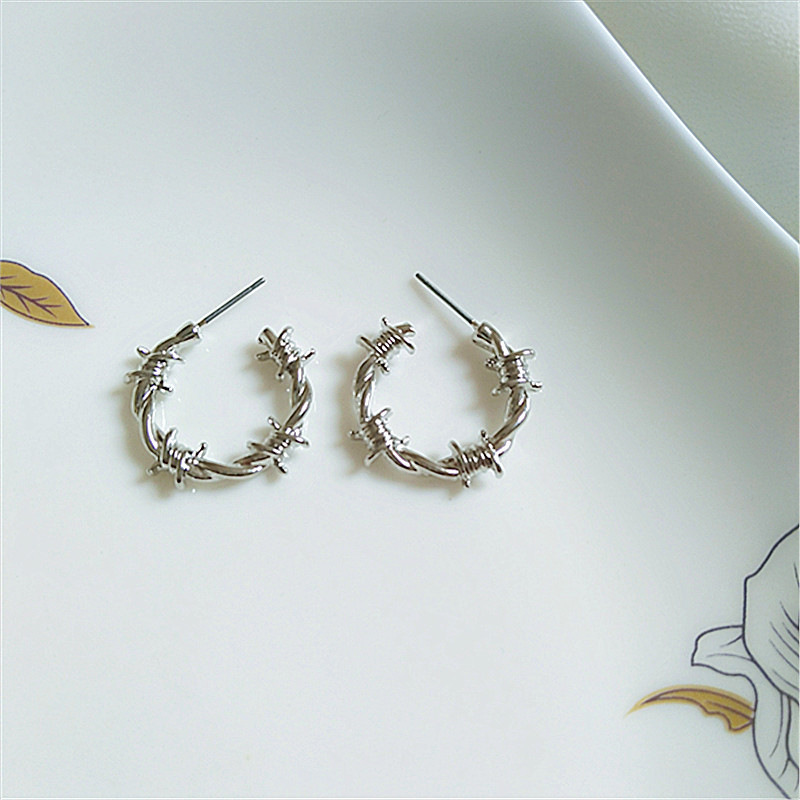 13g Weight Alloy Ear Needle Material Ear Studs Classification 1 Pair Quantity Daily Occasion Alloy Material Geometric Pattern Women'S Gender Plating Design Retro Style 1 Pair Retro Geometric Alloy Plating Women's Ear Studs 无