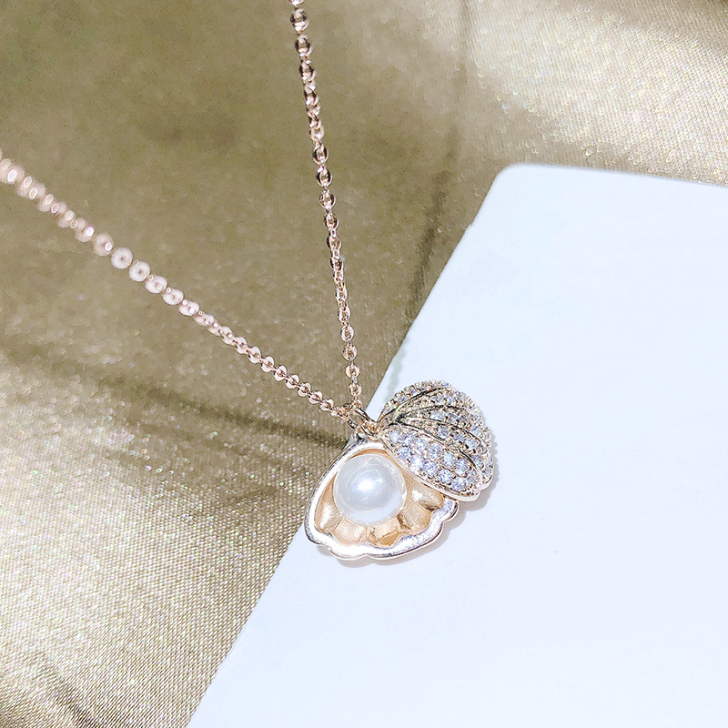 Shell Pattern Women's Gender Copper Cable Chain Shell Pendant Necklace