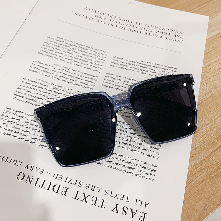 Koreanische Version Der Sonnenbrille Mit Großem Rahmen 2020 Persönlichkeit Brille Leichte Und Bequeme Quadratische Sonnenbrille display picture 4