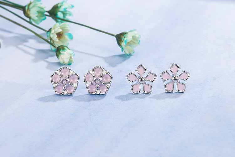 Fashion Flower Copper Plating Ear Studs 1 Pair display picture 1