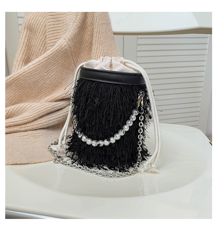 Fringed  Popular New Trendy Fashion Pearl Chain Messenger Bag display picture 31