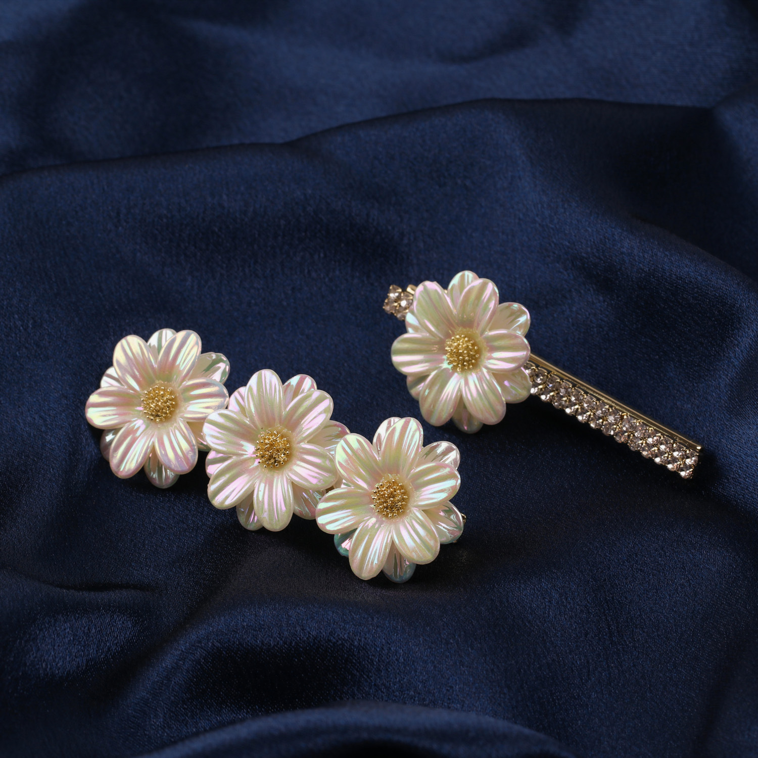 Sweet Flower Copper Plating Rhinestones Hair Clip display picture 2