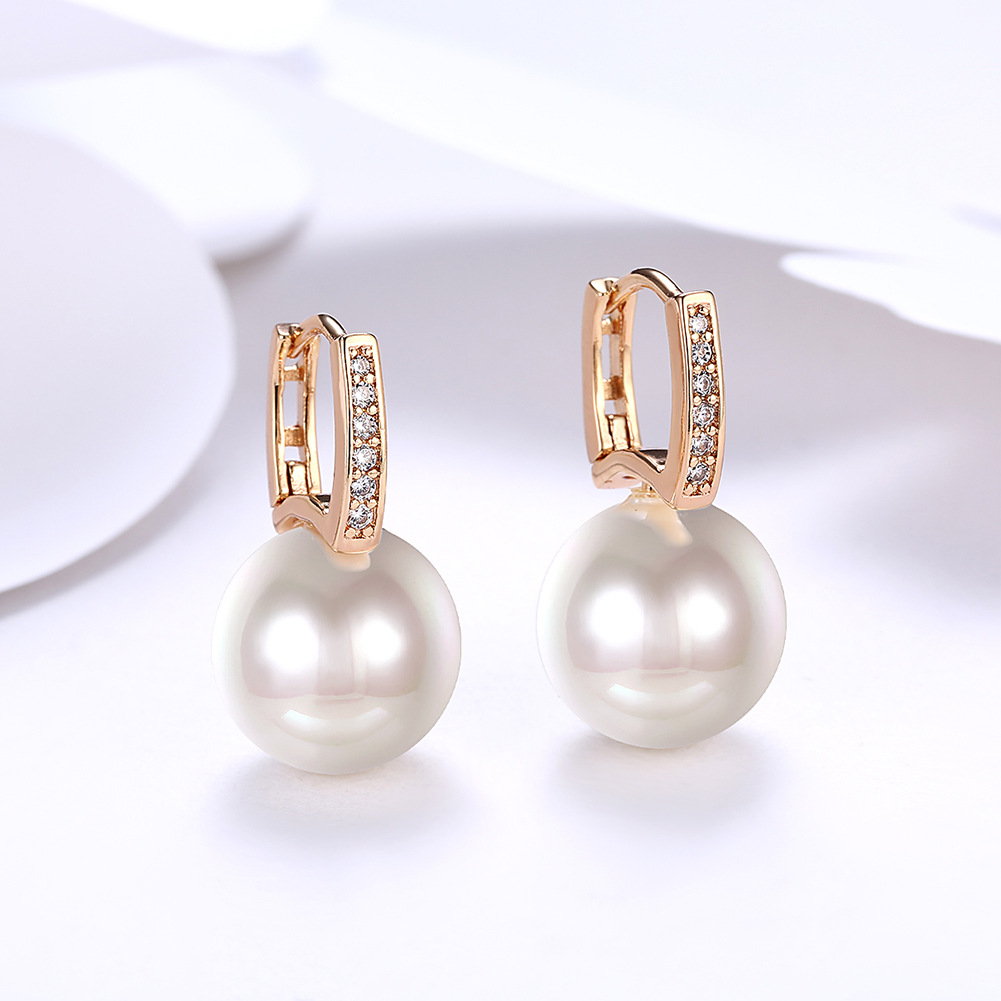 Retro Geometric Alloy Inlay Artificial Pearls Zircon Women's Earrings 1 Pair display picture 6
