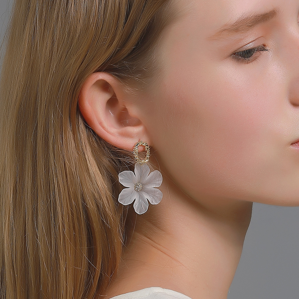 S925 Silver Korean Simple Transparent Flower New Beautiful Flower Earrings display picture 2