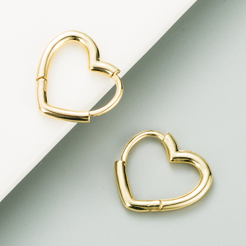 Brass 18k Gold Plated Heart-shaped Exquisite Earrings display picture 5