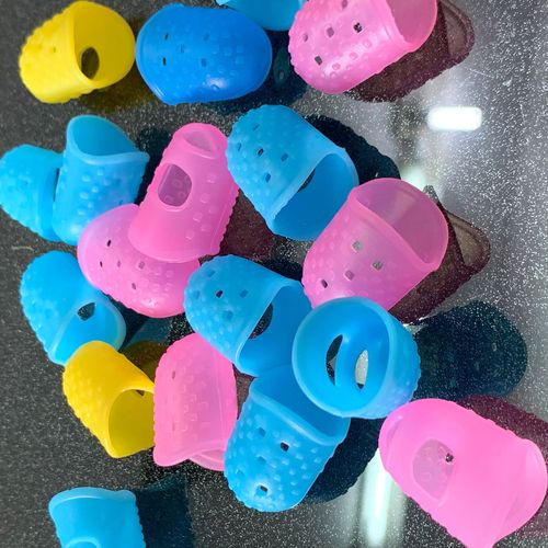 Thickened guitar left hand for beginners, guitar anti-pain finger cot, finger cot, guitar string finger protector