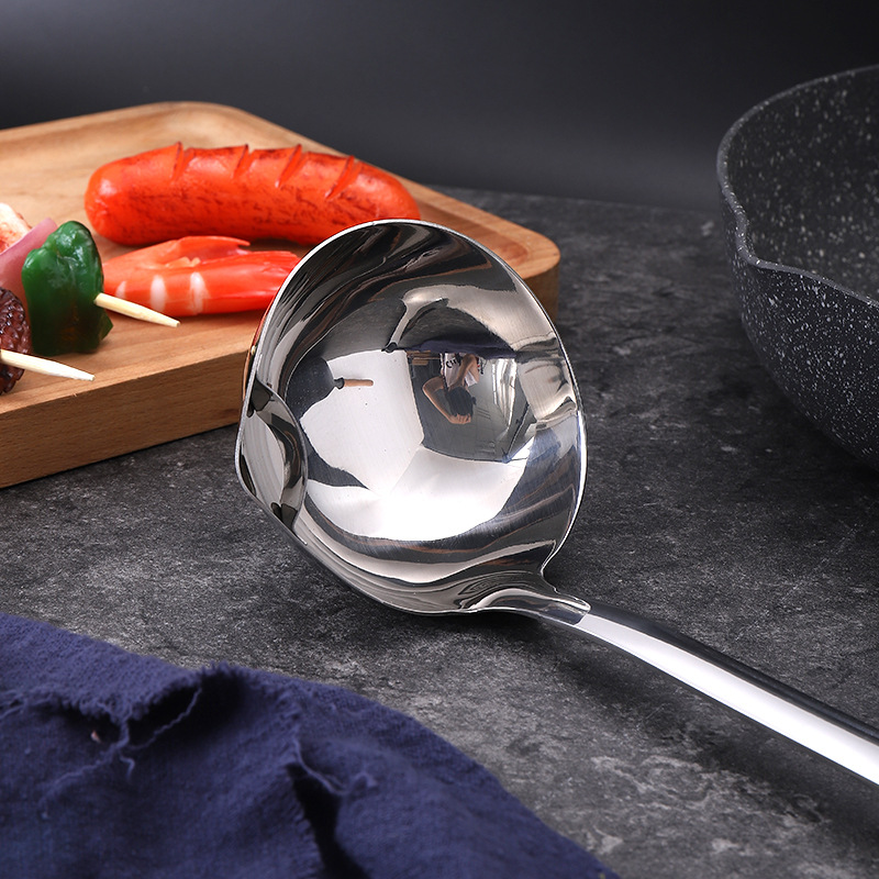 304不锈钢隔油勺 家用长柄分油器汤勺沥油火锅汤勺月子油汤分离器