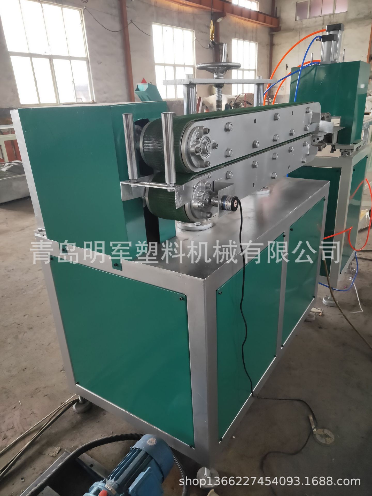 厂家供应塑料皮带式牵引机 小型管材牵引机 片材牵引机挤出机辅机