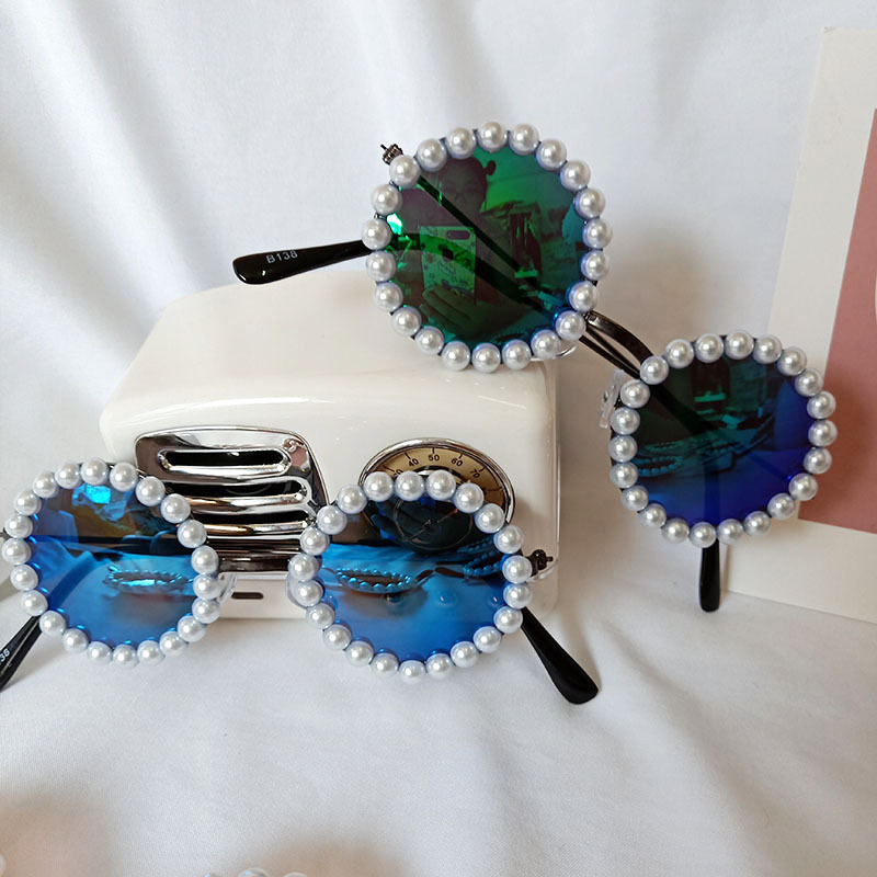 Fashion Flowers Women's Sunglasses Wholesale display picture 5