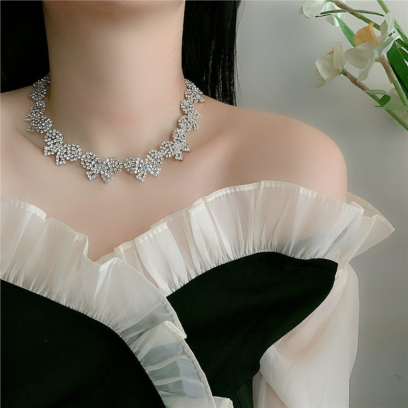 Ladies Stereo Three-dimensional Bow Choker Clavicle Necklace Full Diamond Bright Earrings Wholesale Nihaojewelry display picture 2