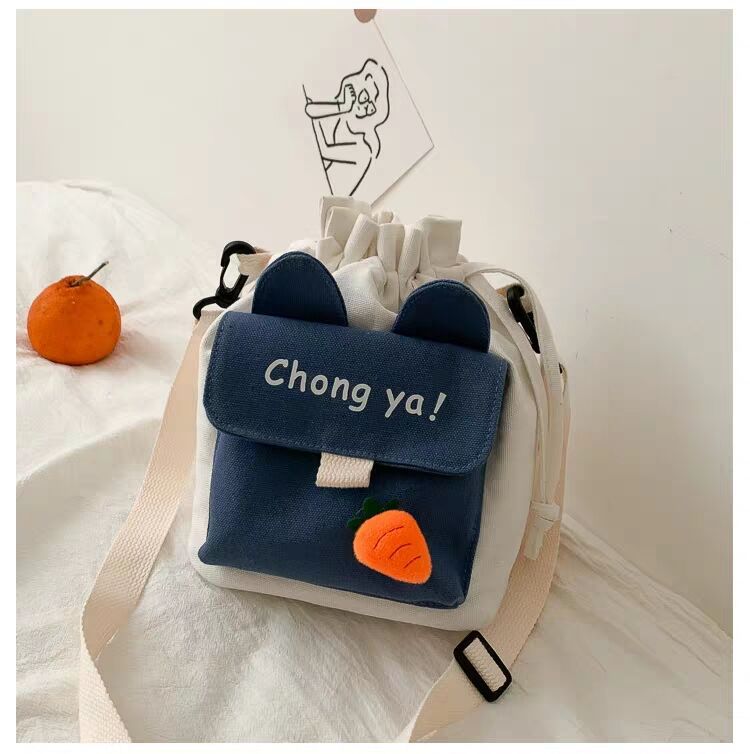 "2020 New style canvas bags for foreign trade, Korean style creative and fashionable shoulder bags, crossbody bags, one-piece consignment. undefined
