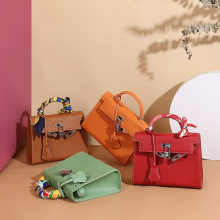 Ů��2023�¿���Ƥ���Ƽy��p�P��Ů��mini�μ������ţƤ�P���