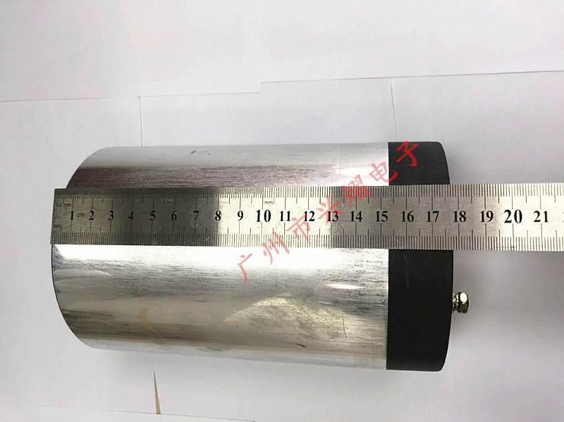 Магнитный фотоэлектрический электромобиль, 2200V