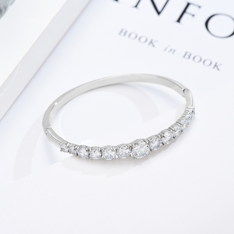 Korea Fashion New Simple Style Alloy Diamond Bracelet Wholesale Nihaojewelry display picture 9