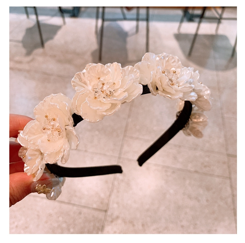 Korean Retro Small Fragrance Style Handmade Shell Flowers White Wild Headband Jewelry Wholesale Nihaojewelry display picture 15