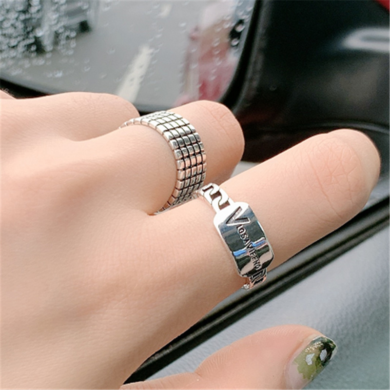 Retro Distressed Ring Irregular Letters Square Literary Cross Ring Wholesale Nihaojewelry display picture 1