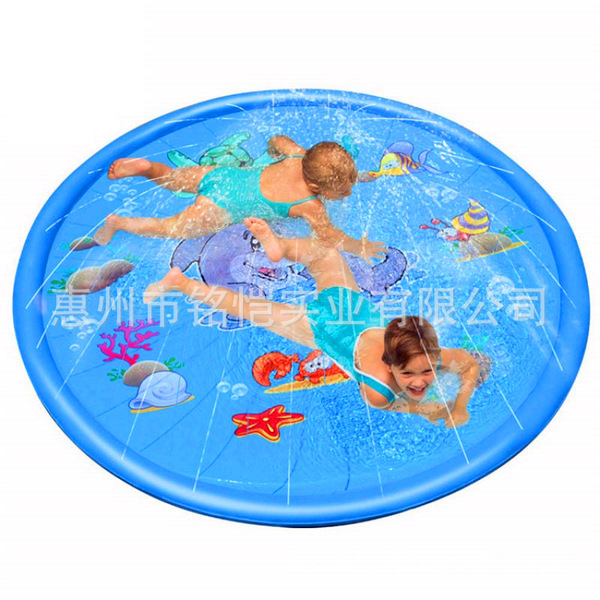 Travel toy play in water