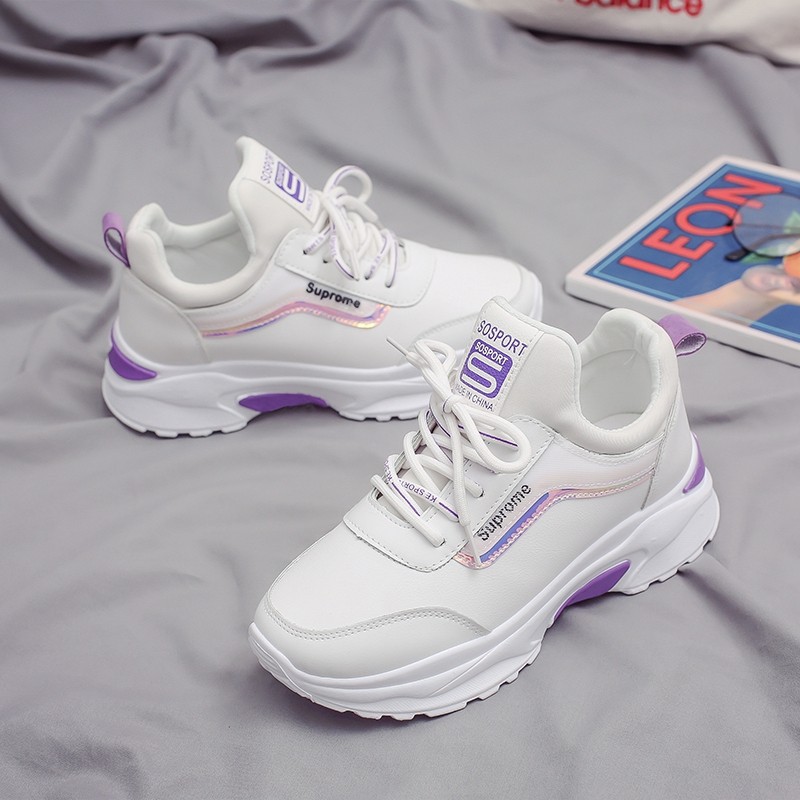 Fashionable breathable lightweight white sneakers for students flat