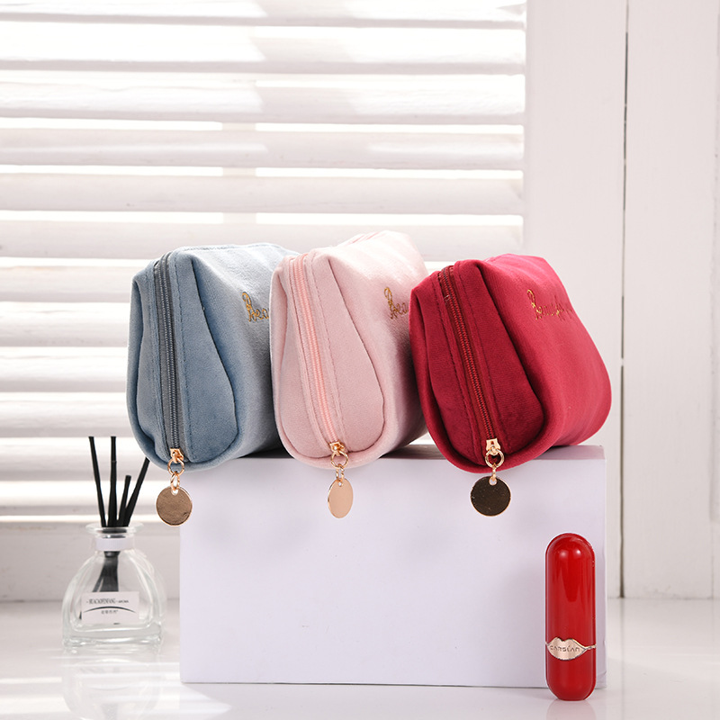 Velvet Zipper Double Layer Large Capacity Cosmetic Storage Bag display picture 1