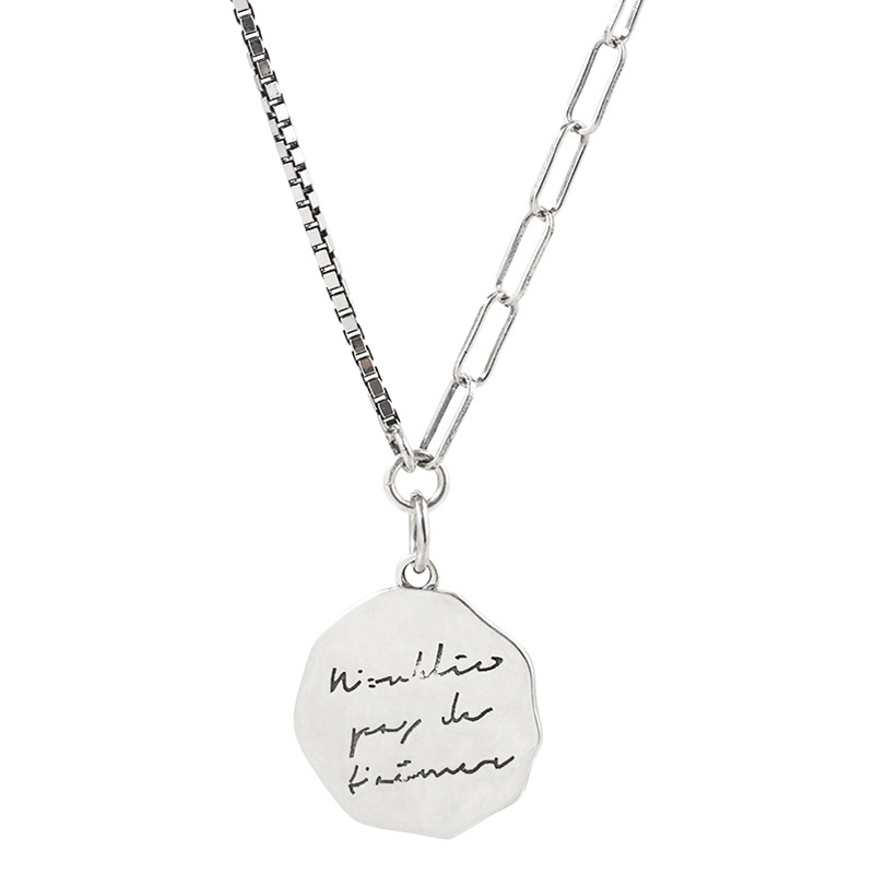 冷淡风复古英文字母圆牌项链女2021潮网红简约气质choker锁骨链子