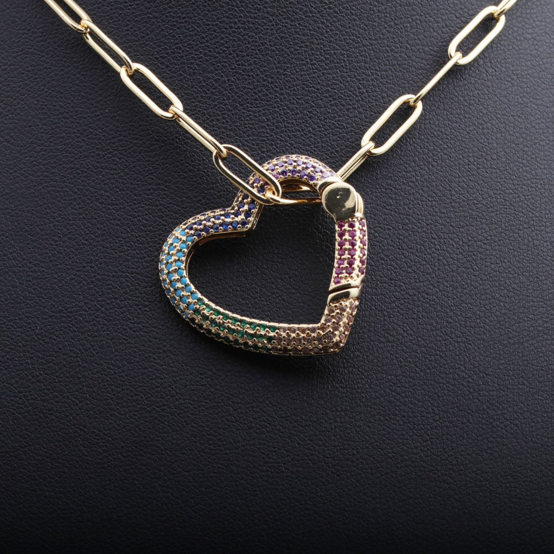 Micro-inlaid Zircon Heart Necklace display picture 4