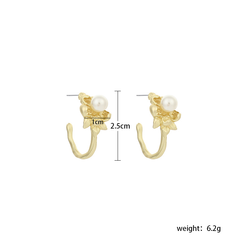 8g Weight Earrings Classification Wedding, Travel, Birthday, Festival Occasion Women'S Gender INS Style Style Gold Color Pearl Flower Wrap C-shaped Earrings Wholesale Nihaojewerly 无