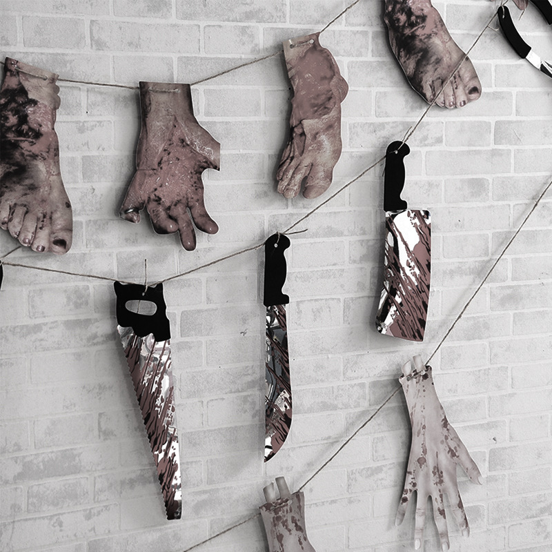 New Halloween Scene Decoration Props, Horror Prank Plastic Disembodied Limb Finger Hook Hanger, String Knife Banner