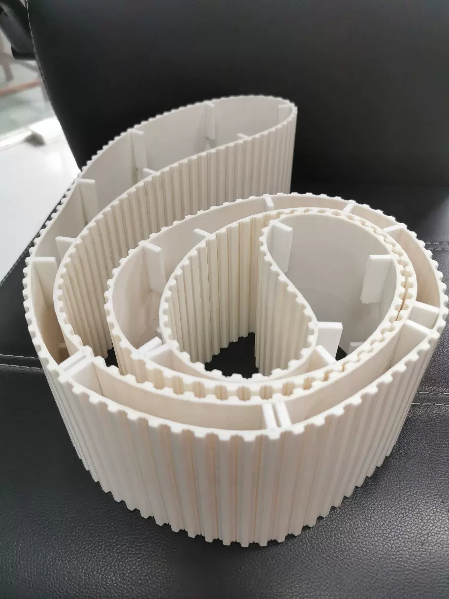 白色线芯聚氨酯PU110宽T10同步带传送带表面加12高隔板尺寸非标订