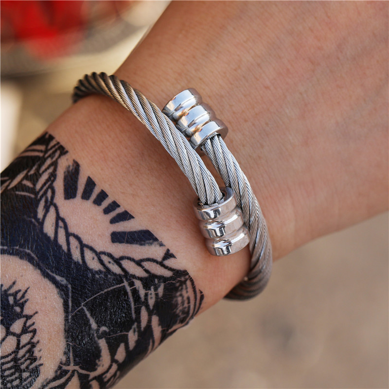 Außenhandel Quelle Schmuck Trend Retro Persönlichkeit Edelstahl Wickel Geometrische Armband Armband Zubehör Großhandel Männer display picture 7