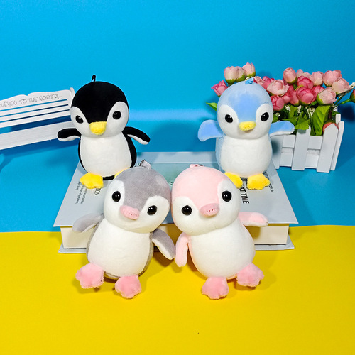 Four-way stretch penguin plush toy backpack charm, Instagram popular and cute car keychain for women, plush claw machine doll.
