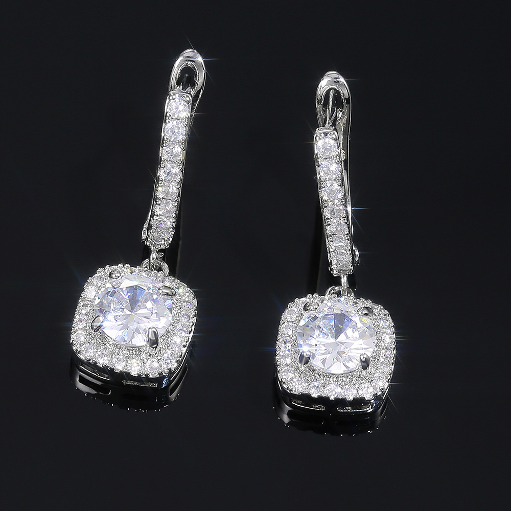 New Exquisite Micro-inlaid Zircon Wild Ear Buckle European And American Copper Ear Accessories display picture 4