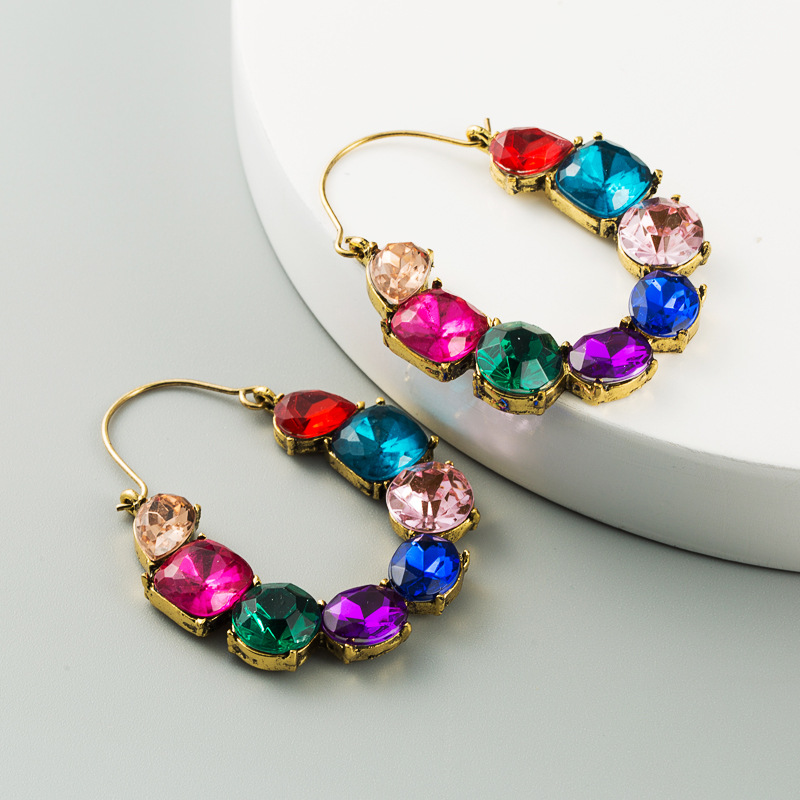 Exaggerated Fashion Alloy Diamond-studded Color Acrylic Earrings Wholesale display picture 3