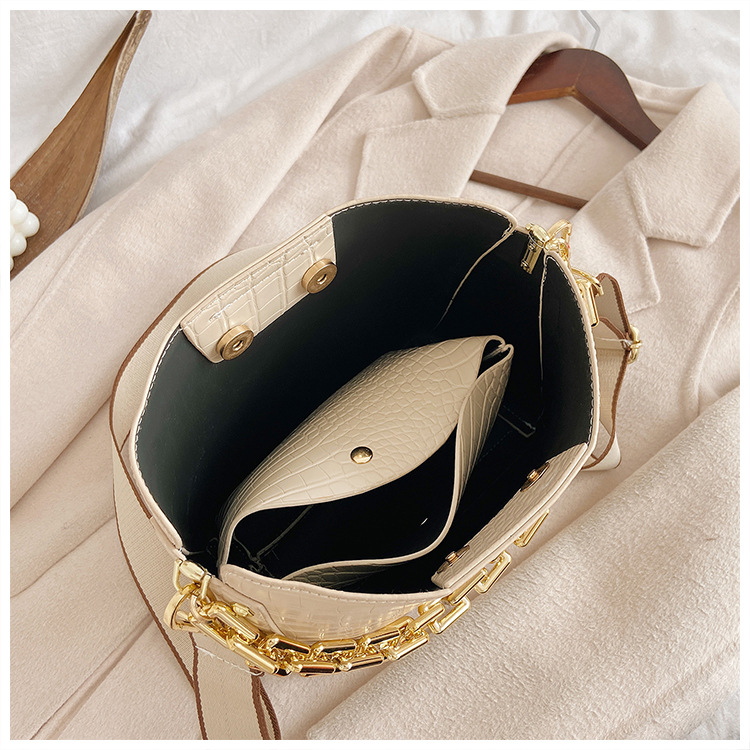New Trendy Fashion Trend Bucket Bag display picture 24