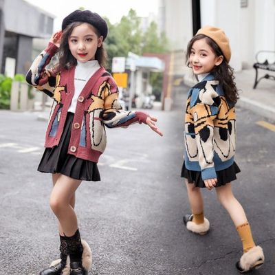 girl Autumn Cardigan Outside the ride sweater children Mickey coat Spring 2020 new pattern Western style Korean Edition Sweater