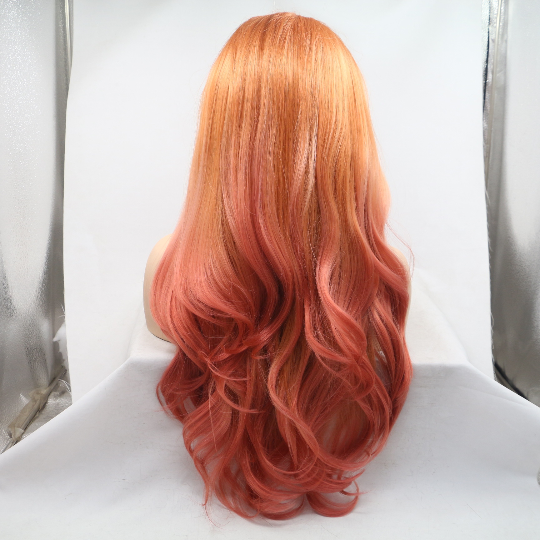 Comercio exterior Europa y América moda fibra química pelucas dorada naranja largo recto cabello de seda de alta temperatura cubierta de cabeza mayorista