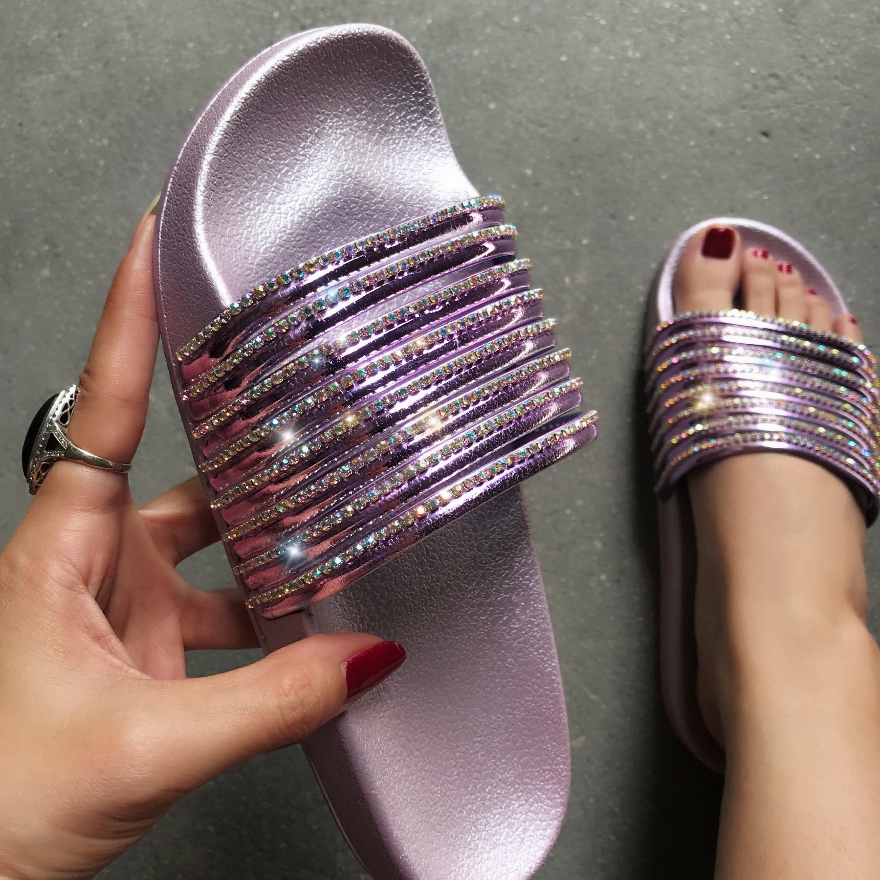 Olesale New Style Ready Stock Cross Border Independent Station Plus Size Craft Hausschuhe Shiny Diamond Sandalen Casual One Line Damen Sandalen_voghion.com