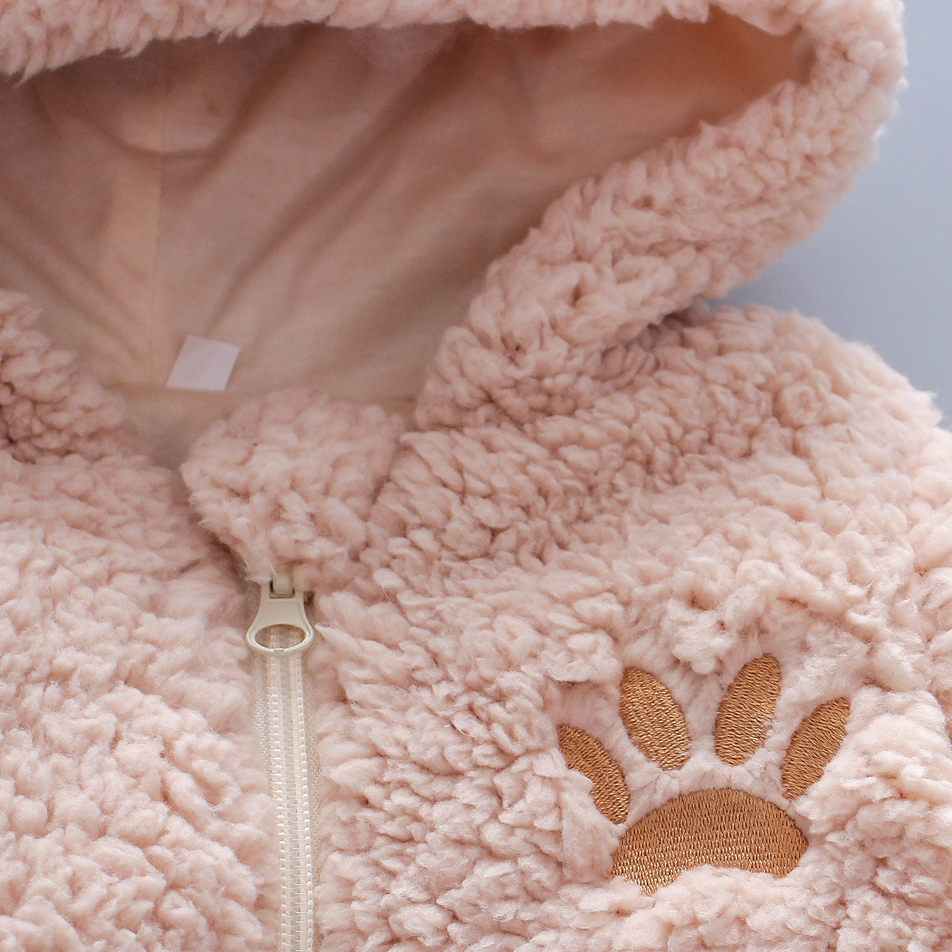 Baby and toddler jumpsuit winter 2024 children's clothing new lamb fur cartoon teddy bear embroidery thick hooded_voghion.com