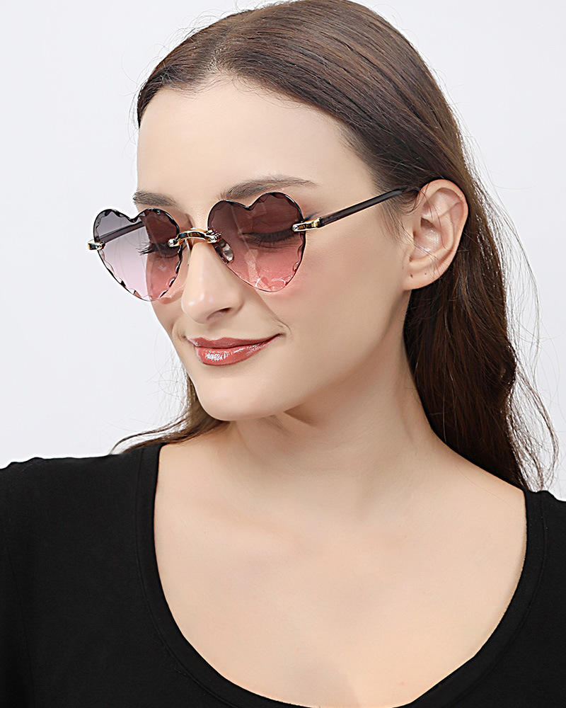 Casual Formal Heart Shape Pc Special-shaped Mirror Frameless Women's Sunglasses display picture 3