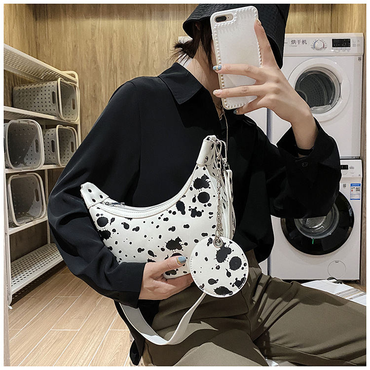 Fashion Splash Ink Cow Pattern Contrast Color Dumpling Bag Wholesale Nihaojewelry display picture 5