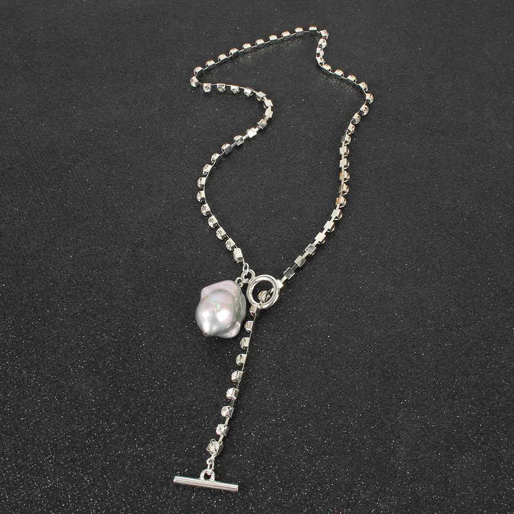 Fashion Claw Chain Special-shaped Pearl Pendant Necklace display picture 4