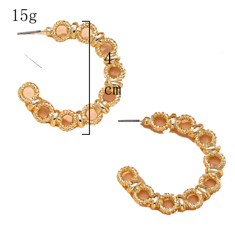 Korea's New Simple Metal Hollow Chain C-shaped Fashion Earrings display picture 1