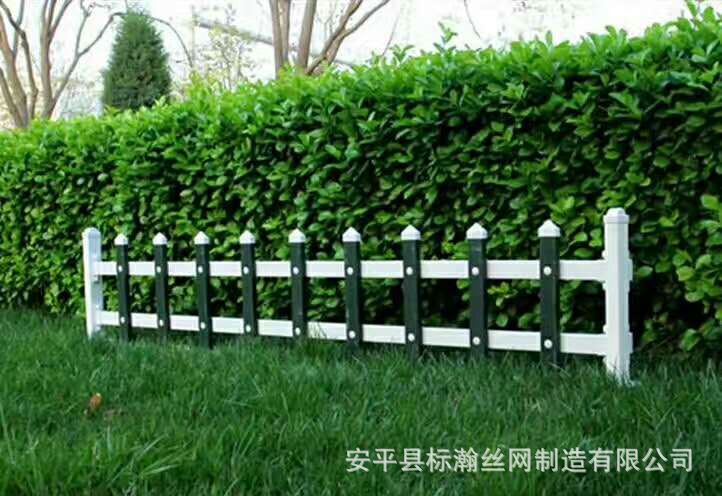 pvc草坪护栏河北pvc草坪护栏塑钢美观大方厂家供应