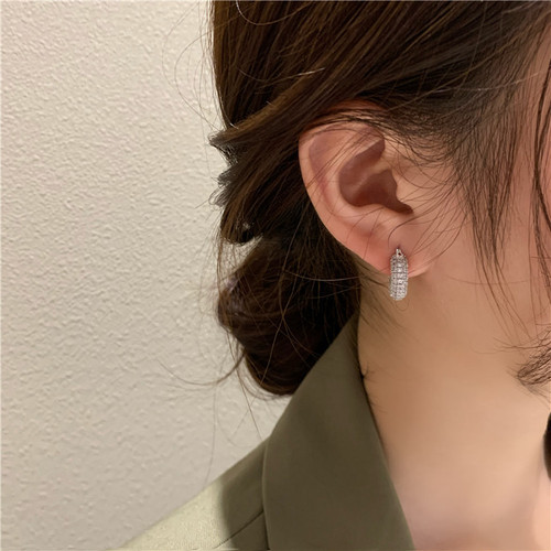 Niche design micro-inlaid zircon geometric hoop earrings temperament ins cool style earrings personalized fashionable earrings